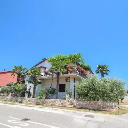 Apartman Mediterranes Und Hundefreundliches Nur 650 Meter Zum Strand Karpinjan