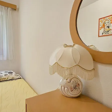 Mediterranes Und Hundefreundliches Nur 650 Meter Zum Strand Apartman Karpinjan